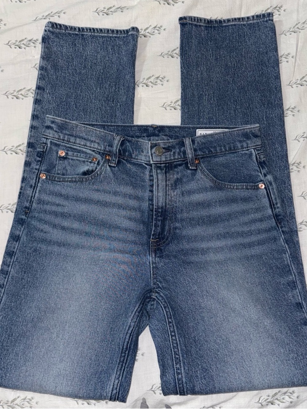 GAP Women's Straight Leg Jeans - Medium Blue Faded